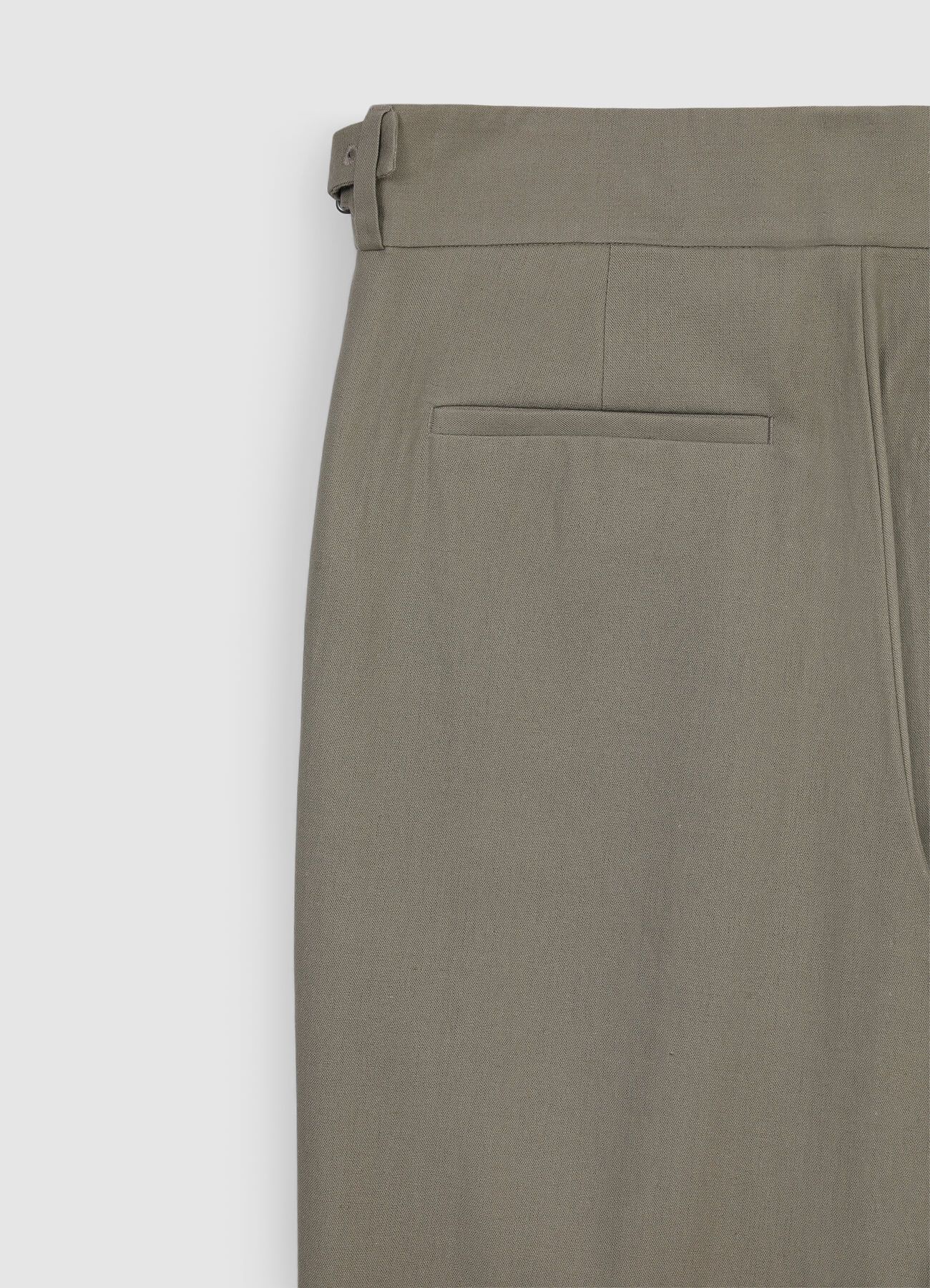 Einfarbige Hose mit Schnalle Helles Military-Grün